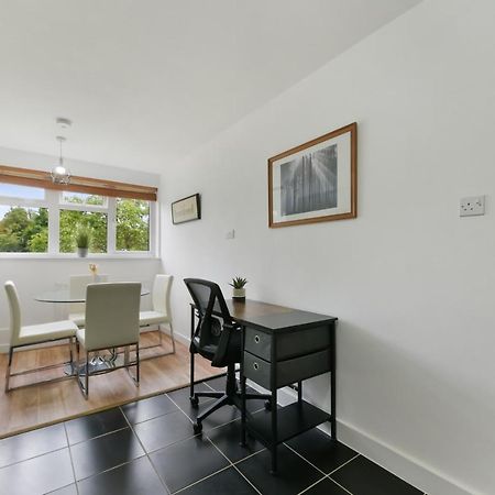 Spacious, Quiet And Modern Apartment Londra Esterno foto