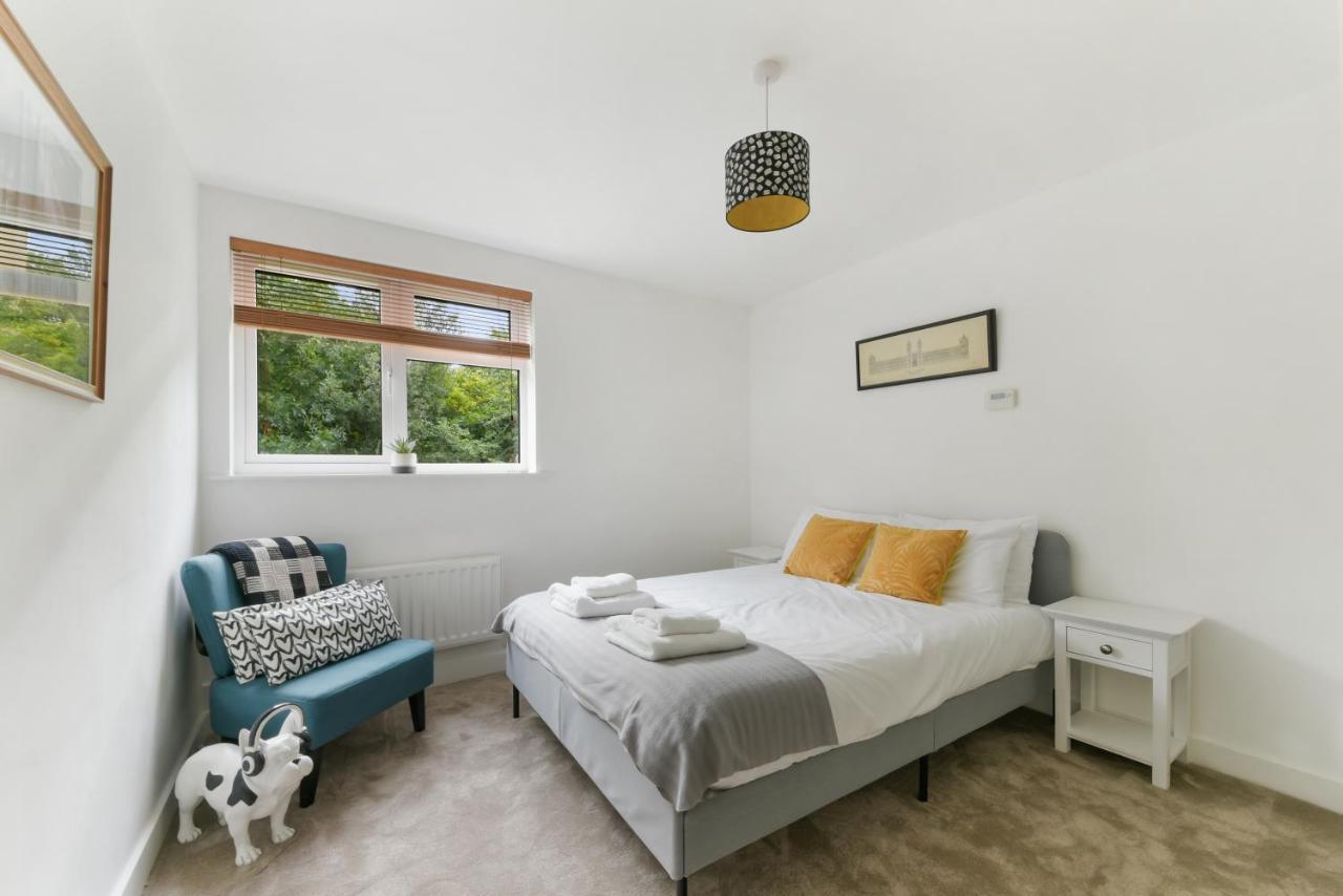 Spacious, Quiet And Modern Apartment Londra Esterno foto