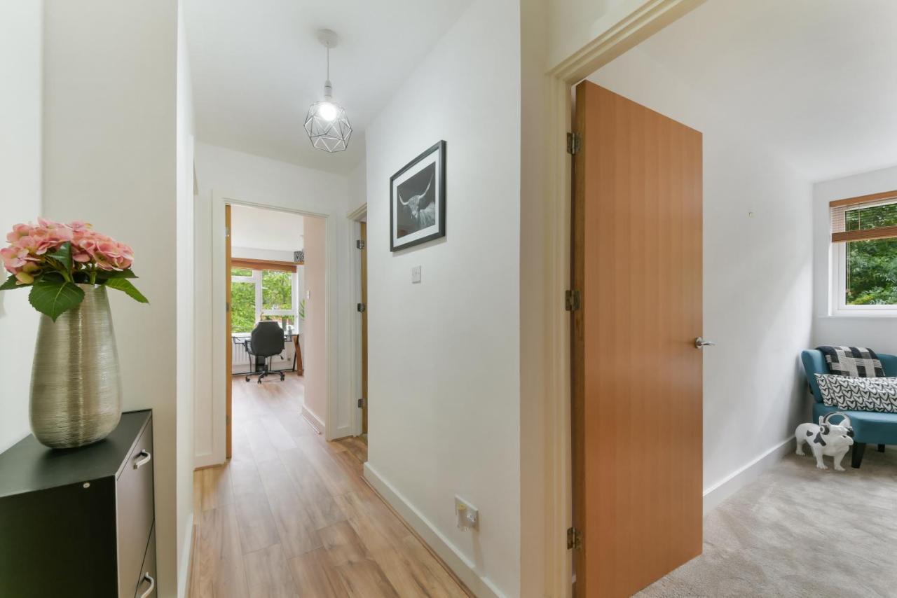 Spacious, Quiet And Modern Apartment Londra Esterno foto